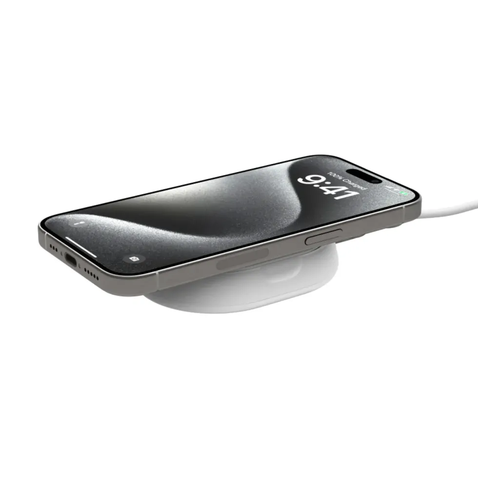 Belkin BoostCharge Pro Ladestativ med Qi2 15 W Hvit