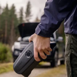 Ctek CS Free Bærbar batterilader og starthjelp