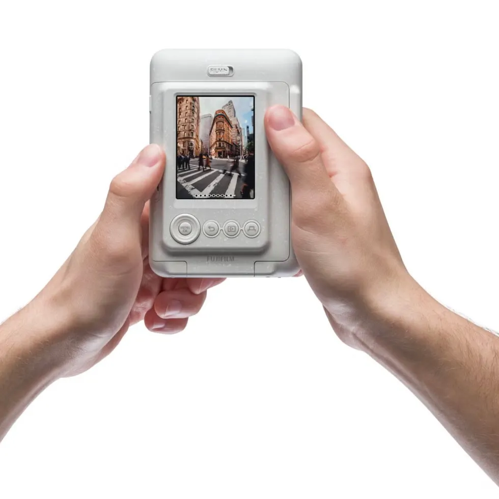 Fujifilm Instax Mini LiPlay. Hybrid instantkamera og smarttelefonskriver