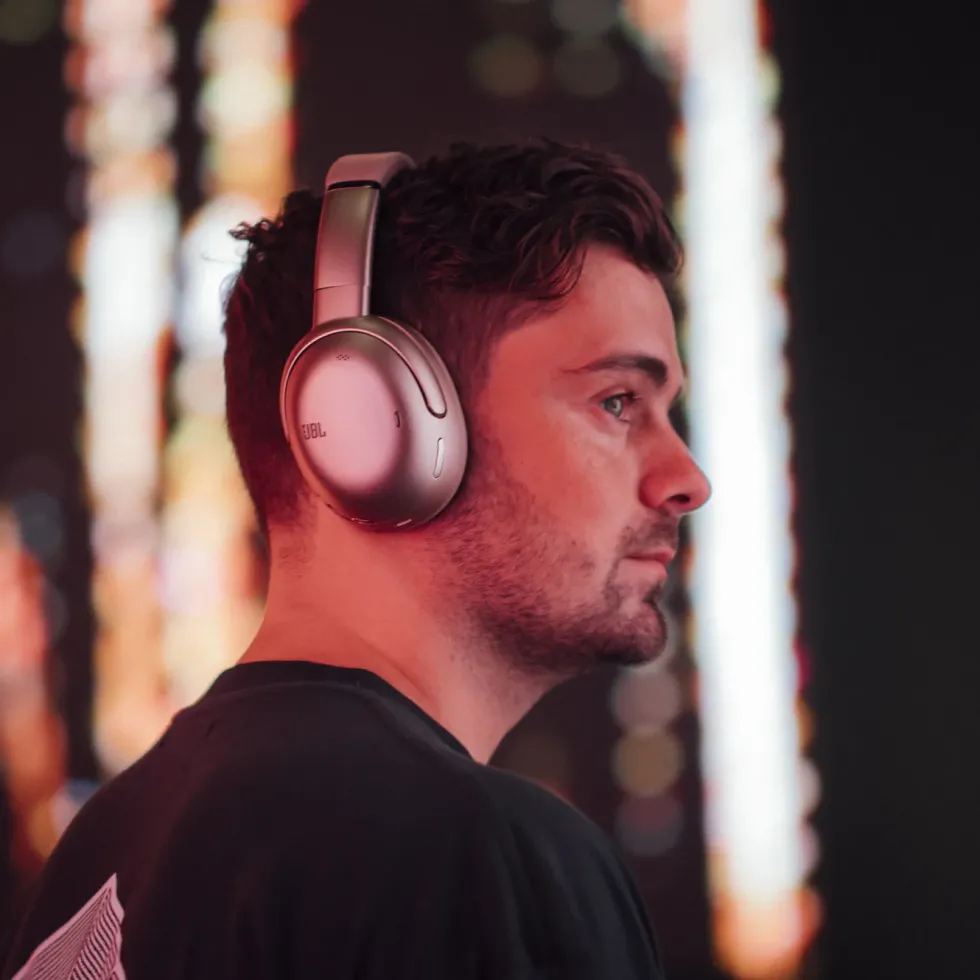 JBL Tour One M3 Mocha