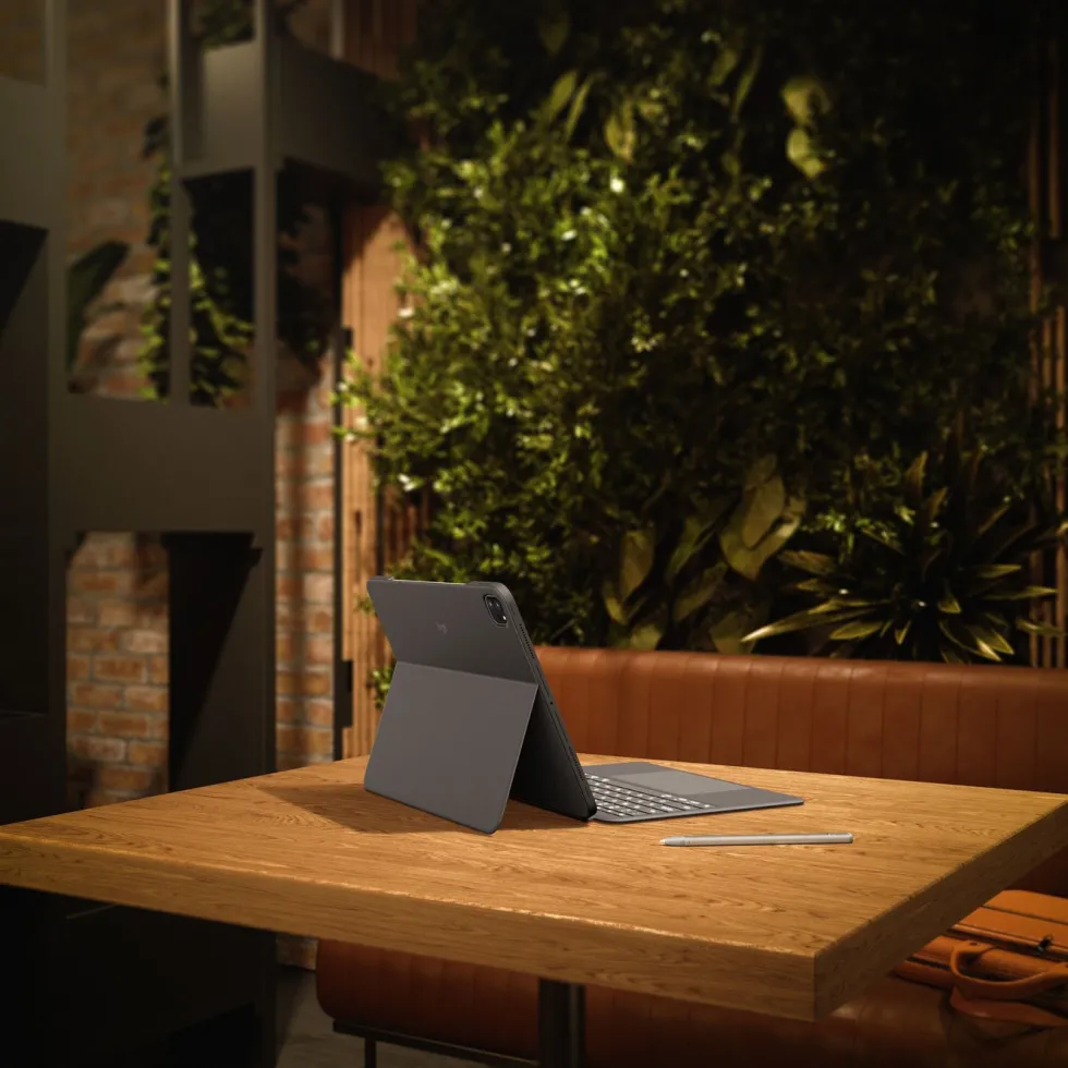 Logitech Logitech Combo Touch for iPad Pro 13" (M4, 2024)