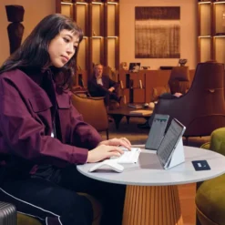 Logitech Mobi Fold sammenleggbar trådløs mus Off-white