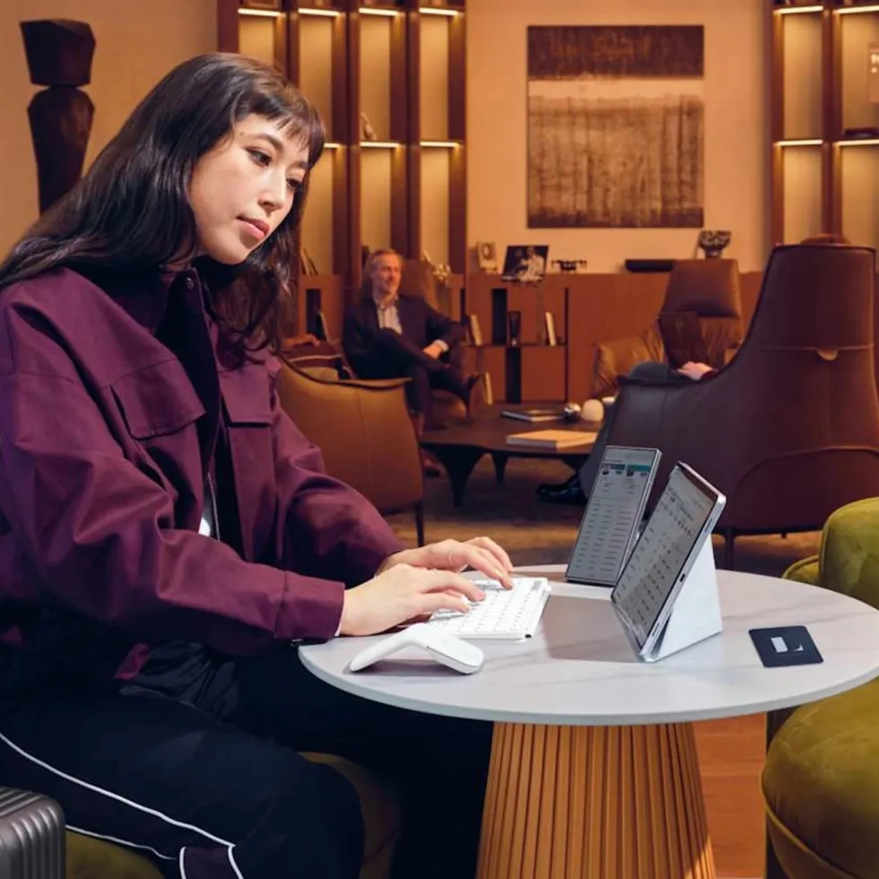 Logitech Mobi Fold sammenleggbar trådløs mus Off-white