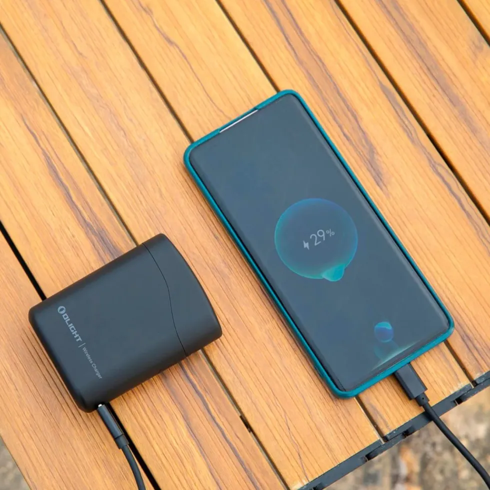 Olight Baton 4 Premium Lommelykt med powerbank 1300 lm
