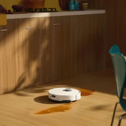Roborock Q10 VF+ robotstøvsuger med basestasjon Hvit