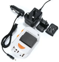 Universallader for kamera- og mobilbatteri